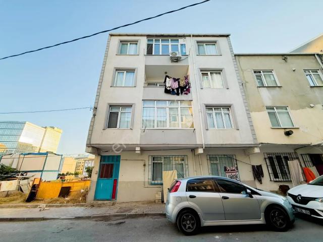 Remax'tan Mahmutbey'de 3+1 Satılık Hisseli Arakat Daire