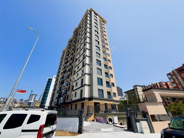 Remax'tan Mahmutbey'de Kiralık 3+1 Sıfır Site Dairesi