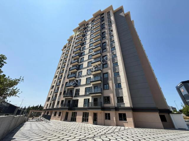 Remax'tan Mahmutbey'de Sıfır Sitede Kiralık 2+1 Daire