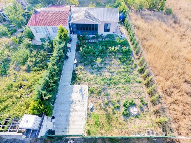 Remaxtan Satılık 400 M2 Arsa İçinde Yeni Müstakil Ev