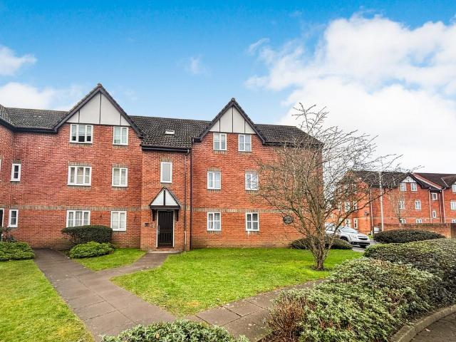 Rembrandt Way, Reading, RG1 2 bed apartment to rent £1,350 pcm £312 pw