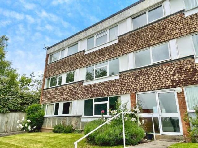 Remburn Gardens, Warwick, CV34 3 bed flat to rent £1,400 pcm £323 pw
