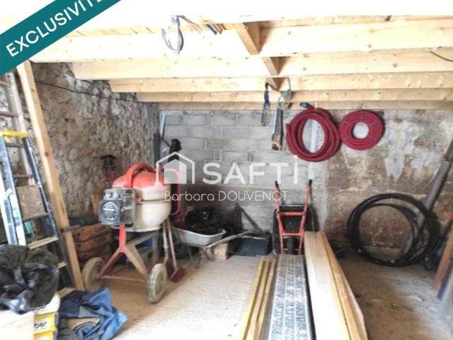 Remise à rénover de 38 m² au sol à rénover avec mezzanine