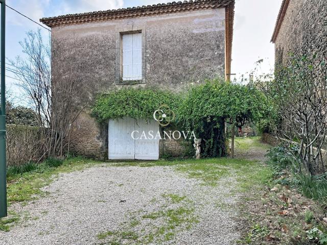 Remise en pierre de 170 m² à réhabiliter avec extérieur, for. 169m² Canet