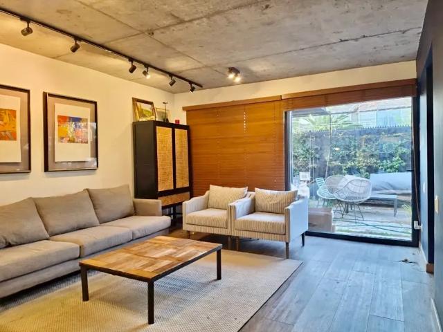 Remodelada y hermosa ! calle tranquila!