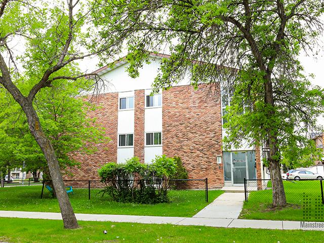 Rent at NAITside Court 2: Prime Location Near NAIT, Edmonton