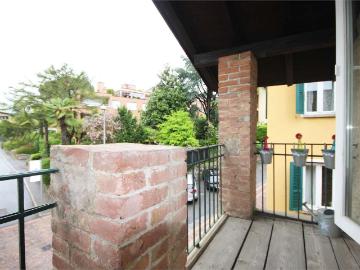 Rent a 3 ½ rooms apartment in Collina d'Oro Flatfox