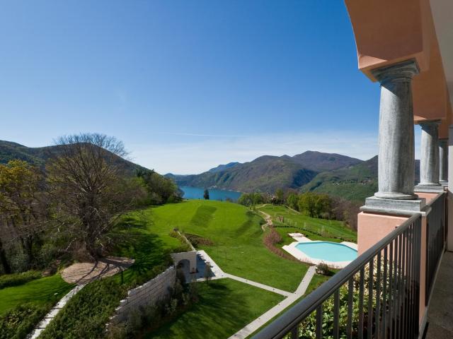 Rent a 3 ½ rooms apartment in Collina d'Oro Flatfox