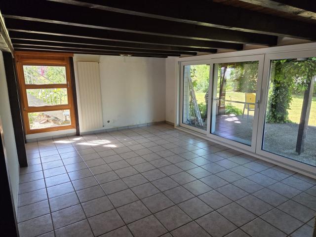 Rent a 3 ½ rooms apartment in Chevroux Flatfox
