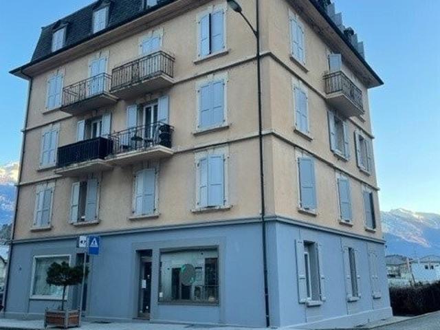 Rent a 3 ½ rooms apartment in Chippis Flatfox