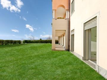 Rent a 3 ½ rooms apartment in Agra Flatfox