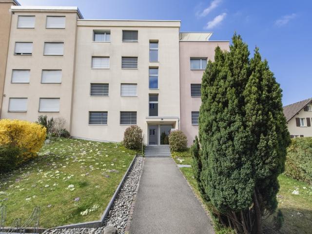 Rent a 3 rooms apartment in Altendorf Flatfox