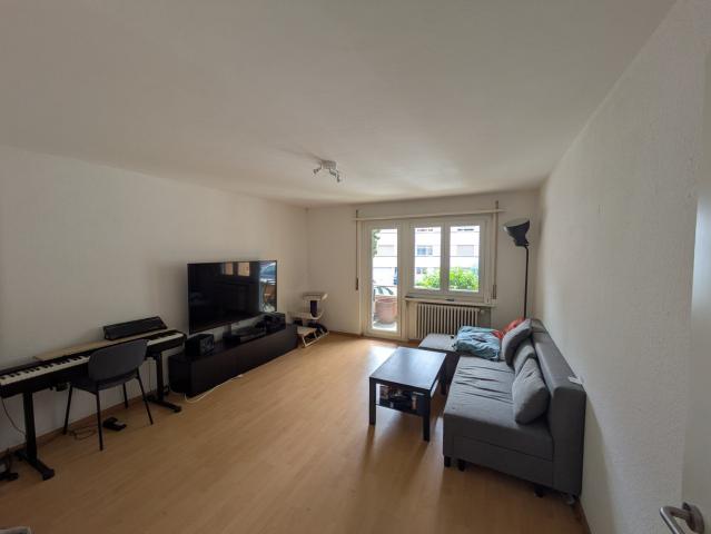 Rent a 3 rooms apartment in Brügg Flatfox
