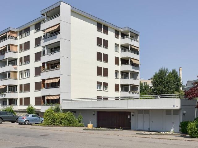 Rent a 3 ½ rooms apartment in Jona Flatfox
