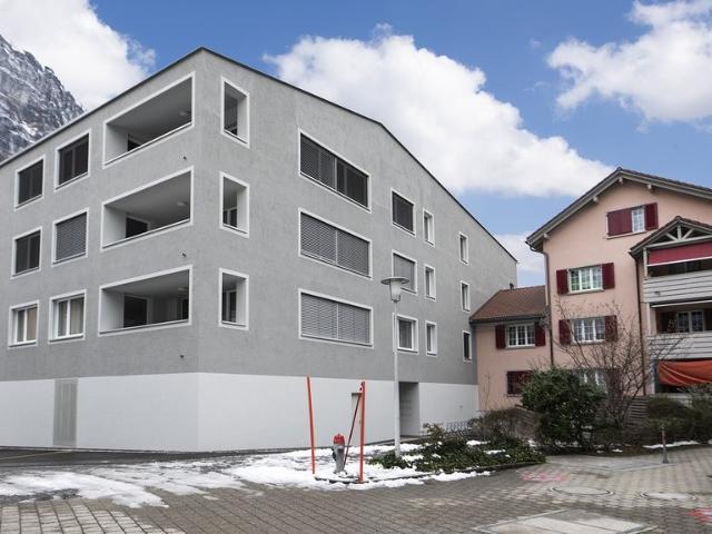Rent a 3 ½ rooms apartment in Netstal Flatfox