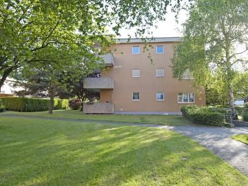 Rent a 3 ½ rooms apartment in Studen Flatfox