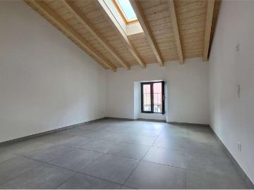 Rent a 3 ½ rooms apartment in Stabio Flatfox