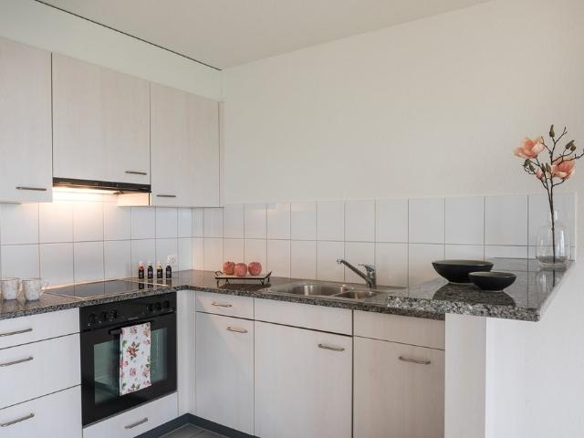 Rent a 3 ½ rooms apartment in Port Flatfox