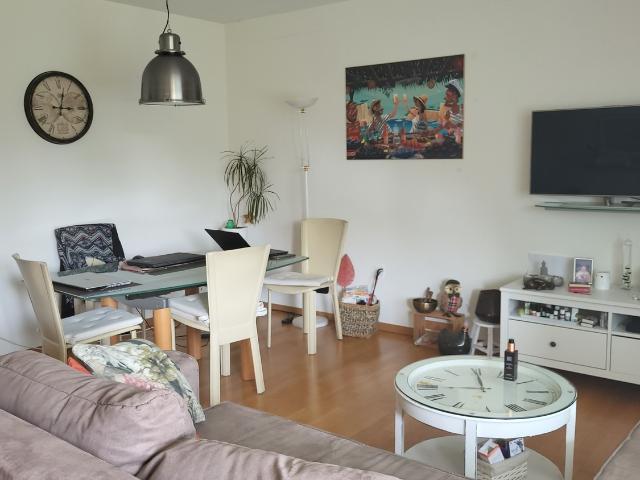 Rent a 3 rooms apartment in Perroy Flatfox