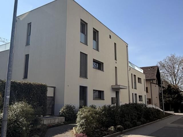 Rent a 3 ½ rooms attic flat in Baar Flatfox