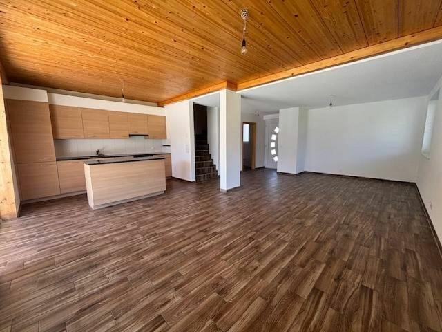 Rent a 3 ½ rooms attic flat in Fully Flatfox