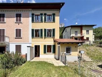 Rent a 3 ½ rooms single house in Arosio Mugena Flatfox