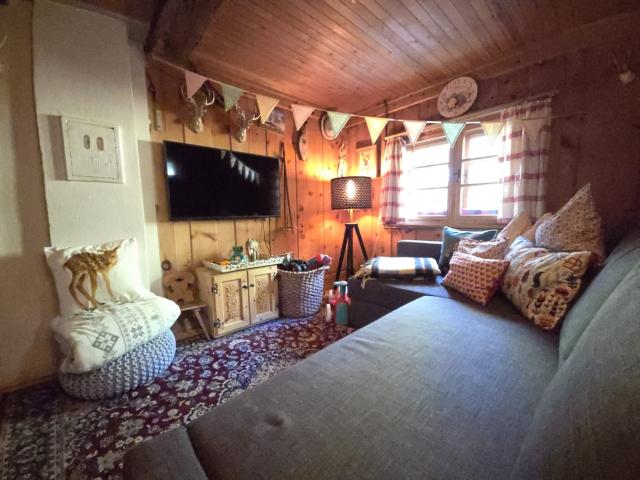 Rent a 3 rooms single house in Preda Flatfox