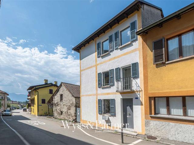 Rent a 3 ½ rooms single house in Quartino Flatfox