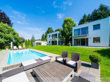 Rent a 10 rooms villa in Epalinges Flatfox