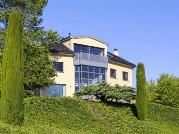Rent a 10 rooms villa in Préverenges Flatfox