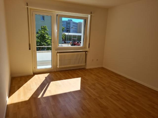 Rent a 2 ½ rooms apartment in Brügg Flatfox