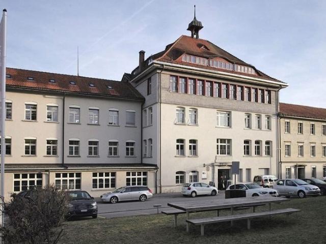 Rent a 2 ½ rooms apartment in Degersheim Flatfox