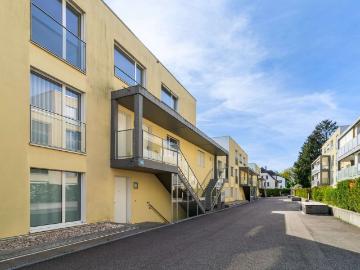 Rent a 2 ½ rooms apartment in Oberengstringen Flatfox