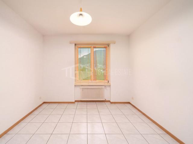Rent a 2 ½ rooms apartment in Lamone Flatfox