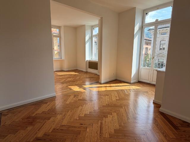 Rent a 2 ½ rooms apartment in Lugano Flatfox