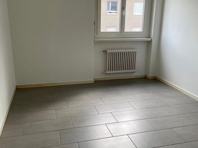 Rent a 2 ½ rooms apartment in Mendrisio