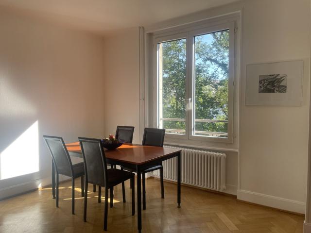 Rent a 2 ½ rooms apartment in Pully Flatfox