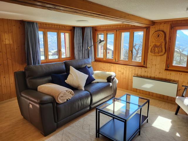 Rent a 2 ½ rooms apartment in Zeneggen Flatfox