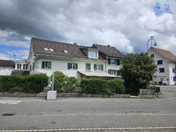 Rent a 2 rooms roof flat in Grüningen Flatfox