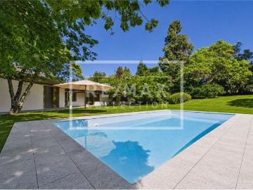 Rent a 7 ½ rooms villa in Gentilino Flatfox