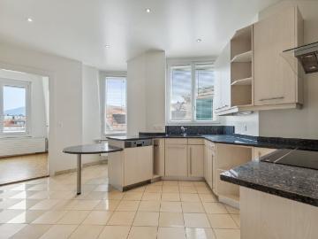 Rent a 7 rooms apartment in Genève Flatfox