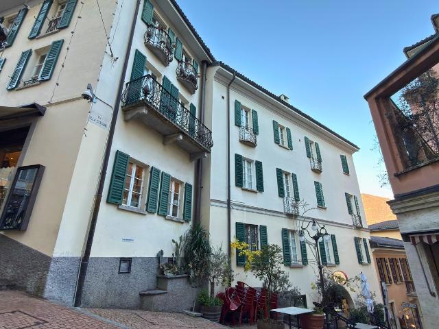 Rent a 7 ½ rooms apartment in Lugano Flatfox