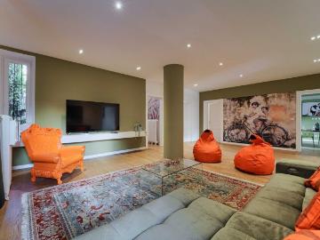 Rent a 7 ½ rooms apartment in Lugano Flatfox