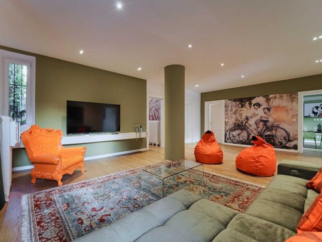 Rent a 7 ½ rooms apartment in Lugano Flatfox
