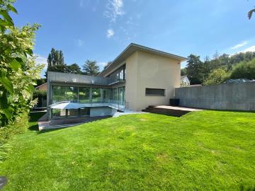Rent a 7 ½ rooms single house in Arlesheim Flatfox