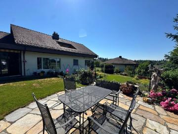 Rent a 7 ½ rooms single house in Nürensdorf Flatfox