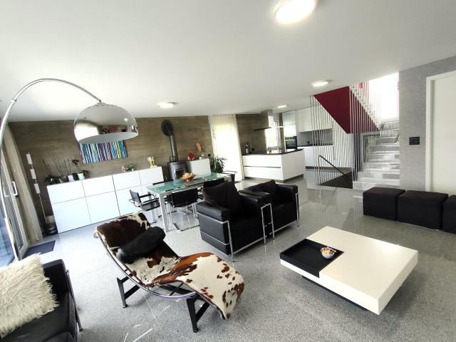 Rent a 7 rooms single house in Penthaz Flatfox