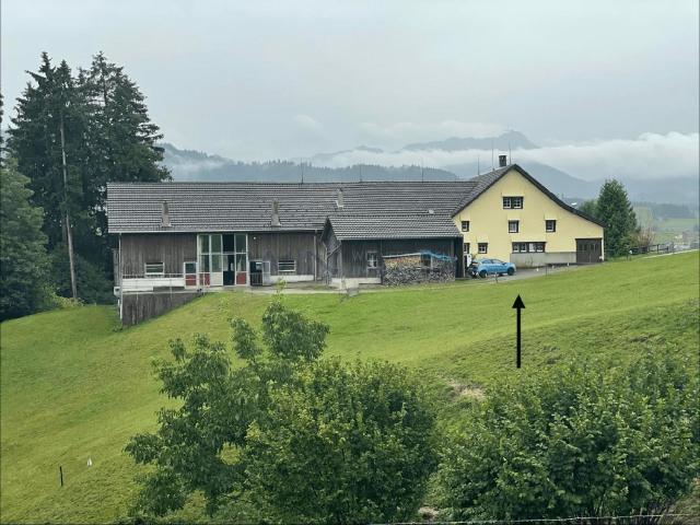 Rent a 7 ½ rooms single house in Waldstatt Flatfox