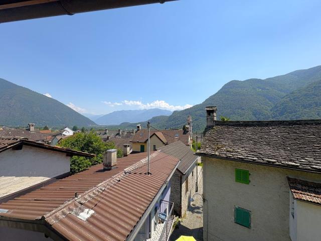 Rent a 4 ½ rooms apartment in Cavigliano Flatfox