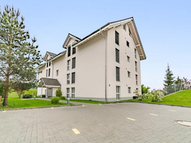 Rent a 4 ½ rooms apartment in Aarberg Flatfox
